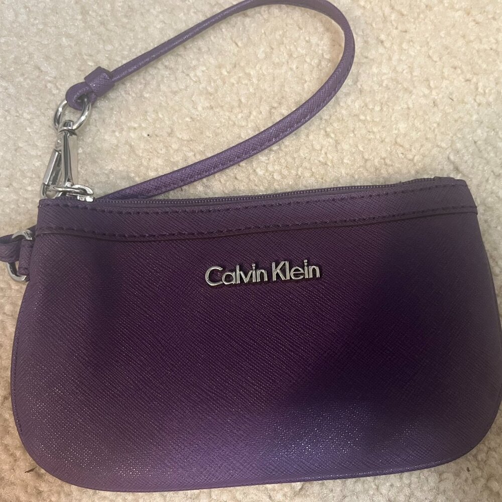 Like New! Calvin Klein Purple Wristlet